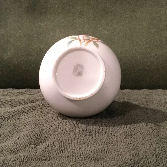 Japanese Yamaji 6" Porcelain Vase Wren In Cherry Blossoms - Picture 6 of 7